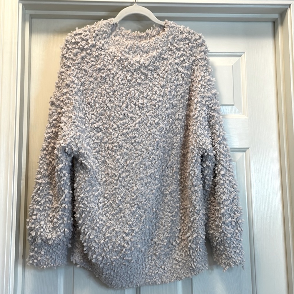 Pink Lily Light Gray Popcorn Sweater. Size small